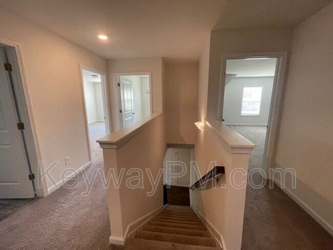 Building Photo - 6058 High Top Ln