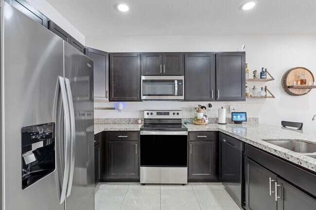 Building Photo - 4945 NW 48th Terrace