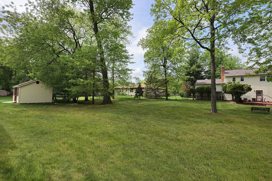 Building Photo - 160 Buttonwood Dr