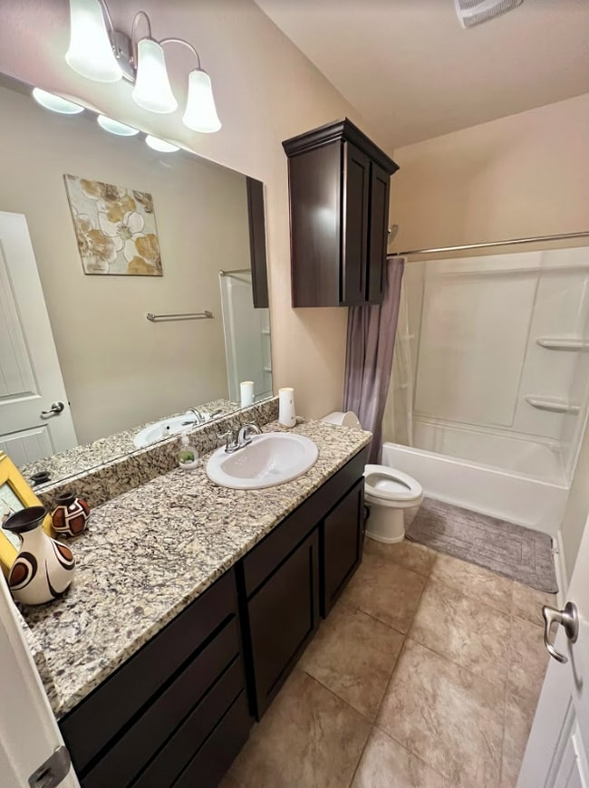 Building Photo - 16945 River Park Dr