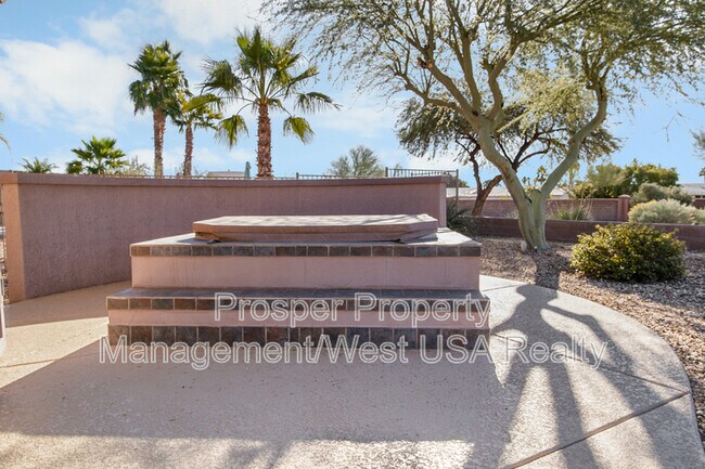 Building Photo - 17547 W Calistoga Dr