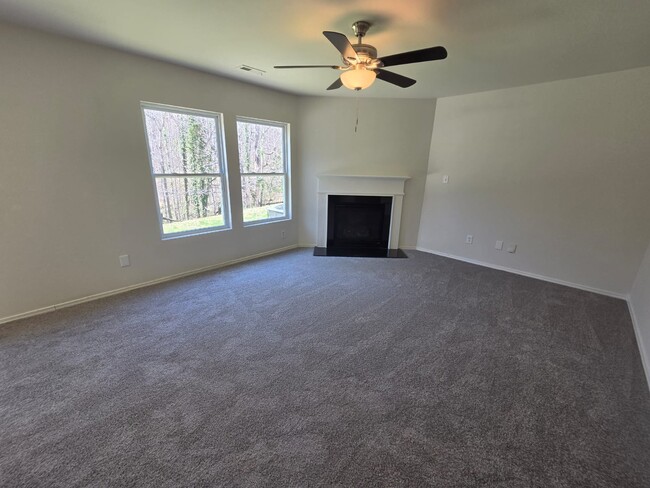 Building Photo - 2701 Buckleigh Dr