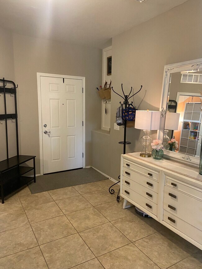 Building Photo - 9095 Blue Saguaro St