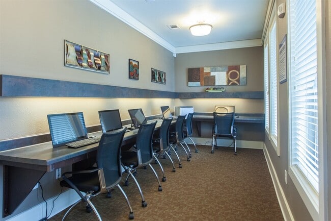 Building Photo - 11641 Leopard St