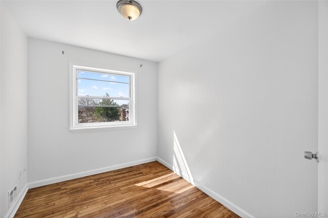 Building Photo - 2112 Lacombe Ave
