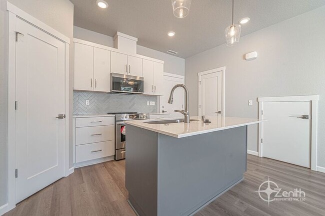 Building Photo - 16326 NE 20th St