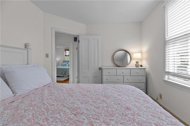 Building Photo - 65 Kingston Ave