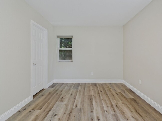 Building Photo - Brand New 1BD/1BA ADU with Private Deck, In-Unit Laundry & Parking – Prime Oakland Location