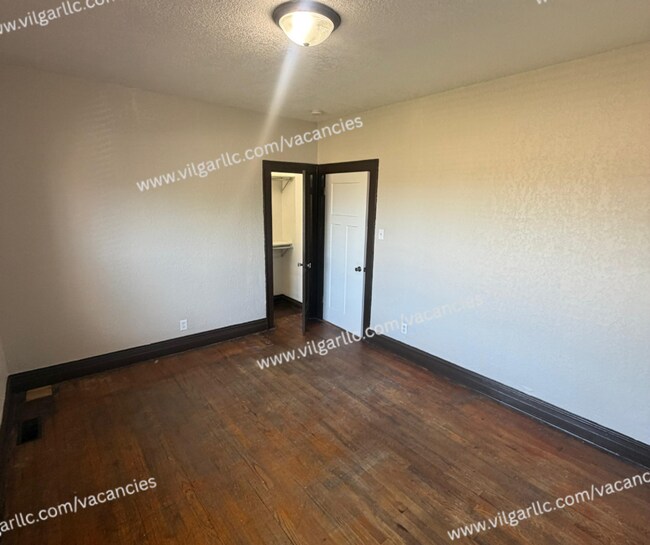 Building Photo - 3713 Hemlock St