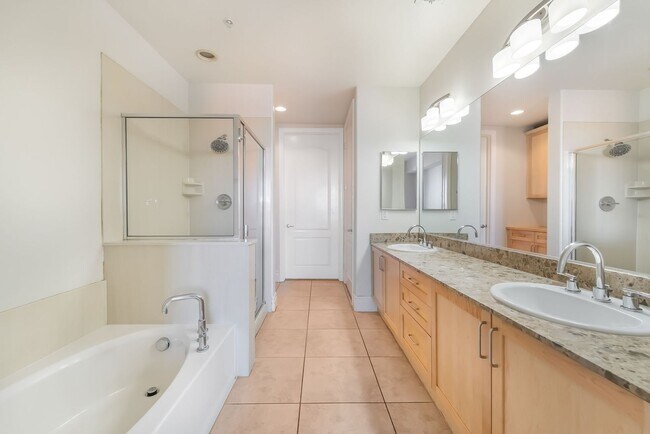 Building Photo - Modern Condo Living with Luxury Finishes in a Gated Community!