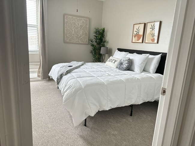 Building Photo - 800 Town and Country Blvd