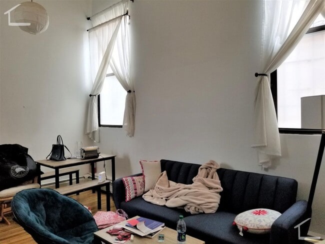 Building Photo - No Brokers Fee, Large Unit, Heat, Hot Water Included, Laundry on a Site