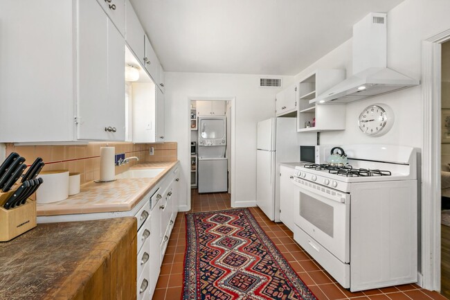 Building Photo - Charming historic home in central Tucson