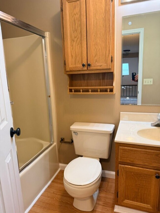 Building Photo - Maryville City 37804 - 4 bedroom, 3 bath Townhome - Contact Troy Adams (865) 233-6949