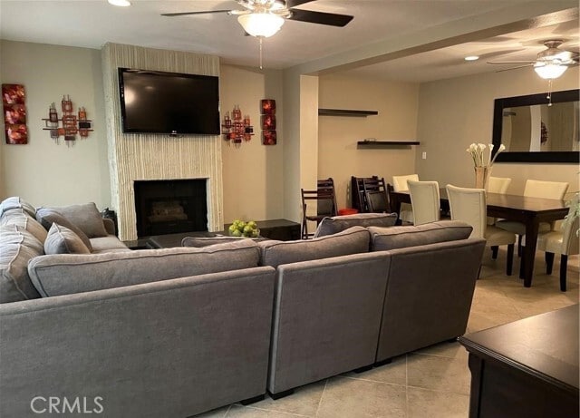 Building Photo - 222 N Rose St