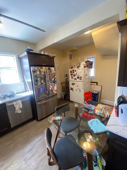 Building Photo - 14 Woodmont St