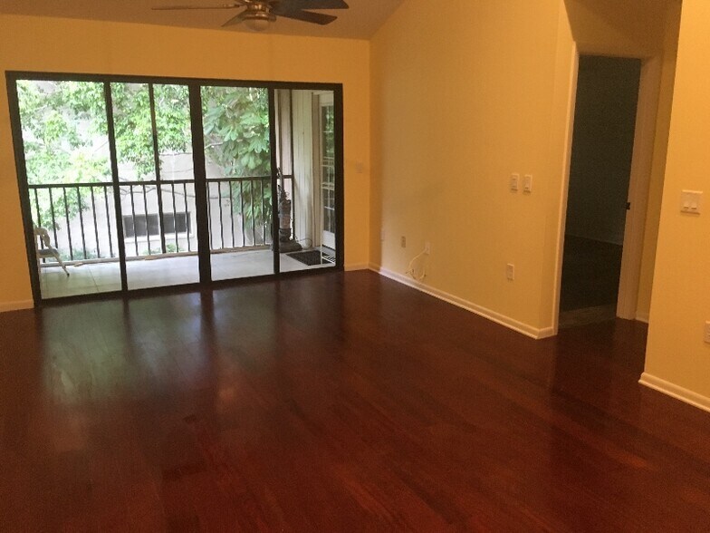 Building Photo - 1687 Brookhouse Cir