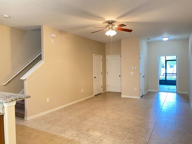 Building Photo - 2813 Lantern Hill Ave