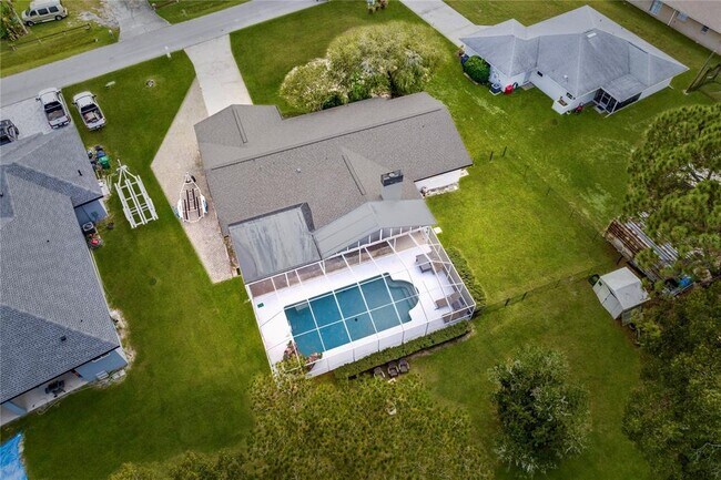 Building Photo - 22481 Southshore Dr