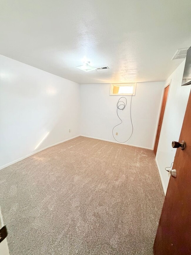 Building Photo - 433 Beaverhead Ct