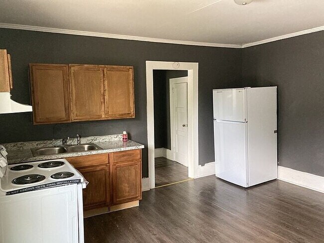 Building Photo - 505 Chiquola Ave