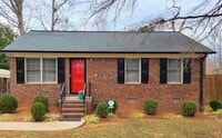 Building Photo - For Rent: Charming 2-Bedroom Brick Home in...