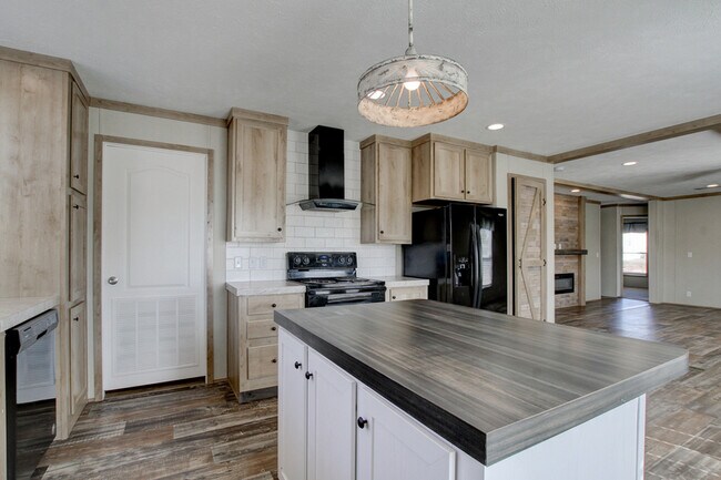 Building Photo - 5233 Clarksville Rd