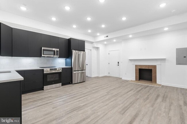 Building Photo - 1602 Locust St