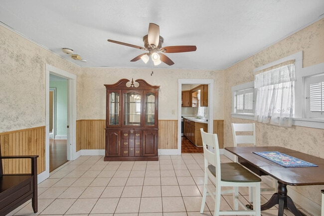 Building Photo - 408 River Ln