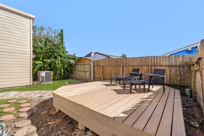 Building Photo - 12805 Westpark Dr