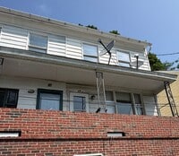 Building Photo - 14 Locust St
