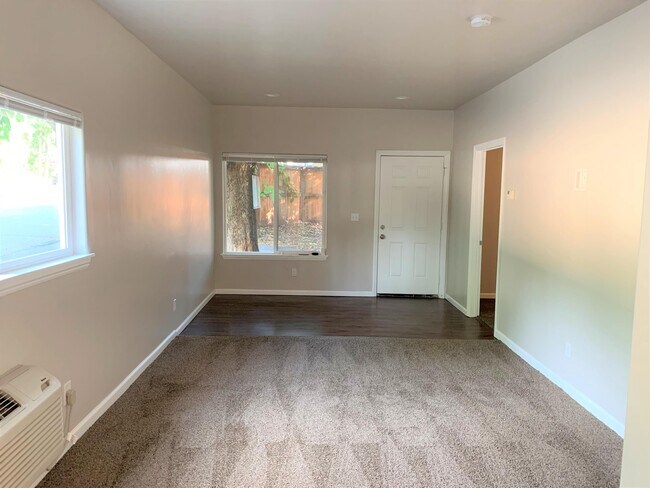 Building Photo - 13076 Ridge Rd