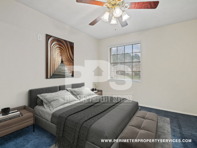 Building Photo - FULLY RENOVATED UNIT!!! WITH ONE MONTH REN...