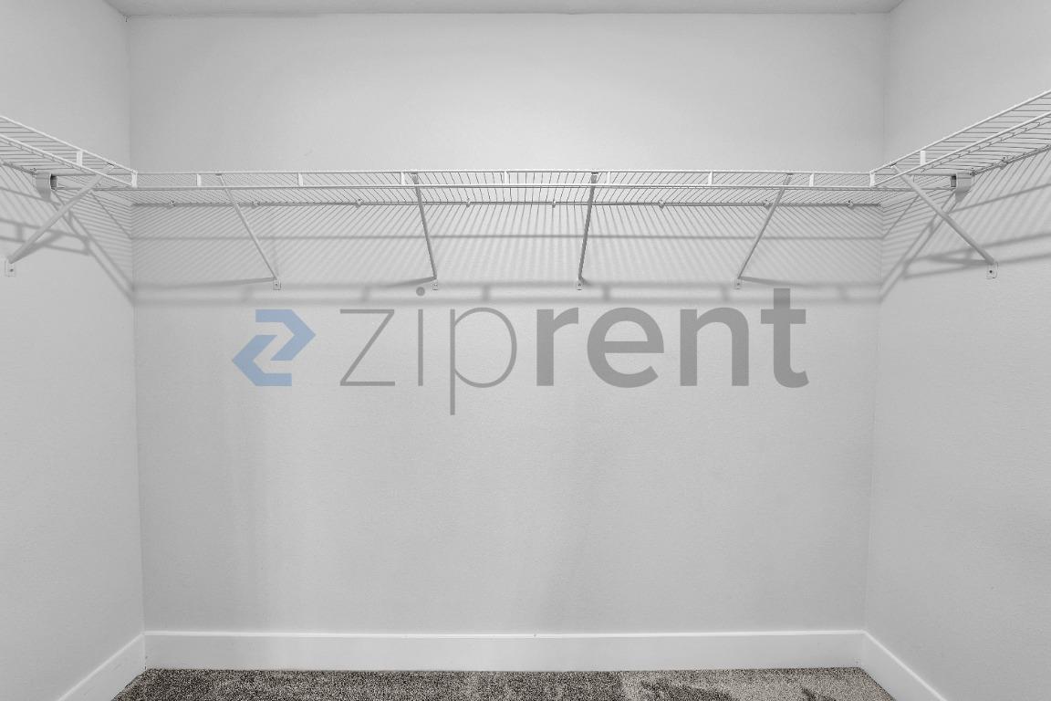 Building Photo - Unit