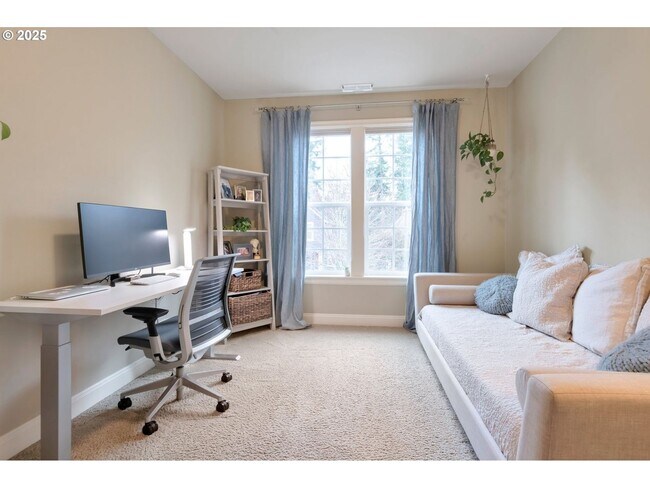 Building Photo - Gorgeous Executive Style Home in Southwest...