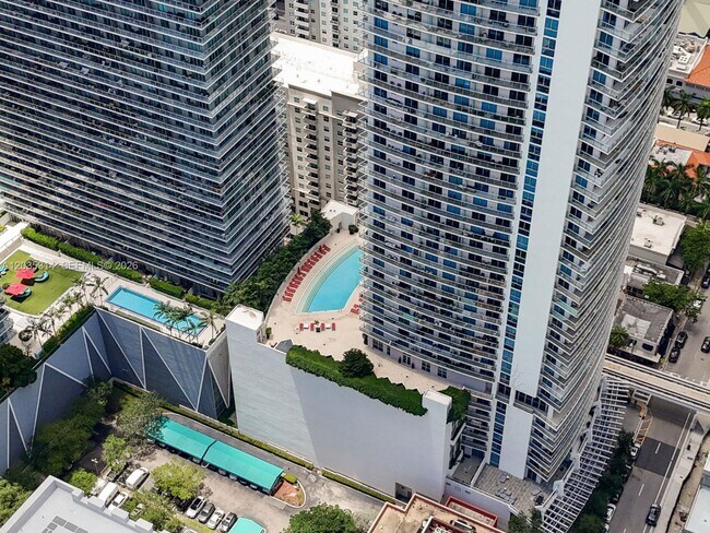 Building Photo - 1100 S Miami Ave