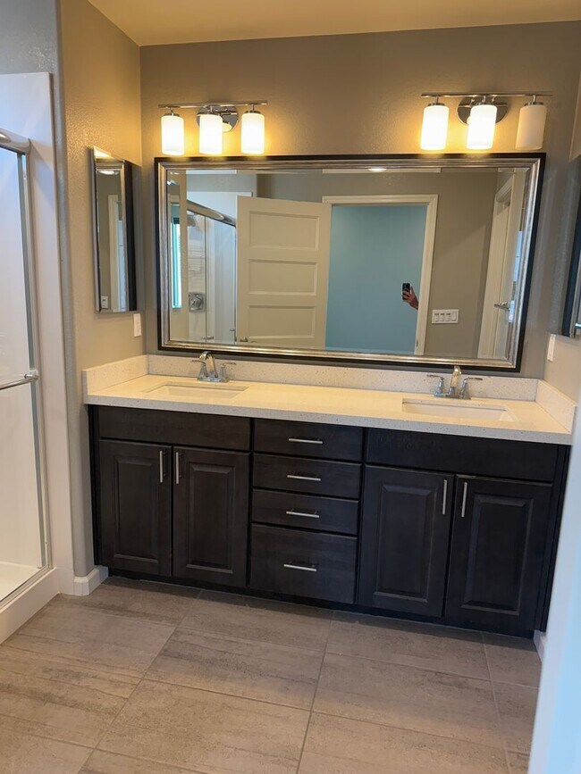 Building Photo - PENTHOUSE CONDO IN COMMUNICATION HILL | 2B...