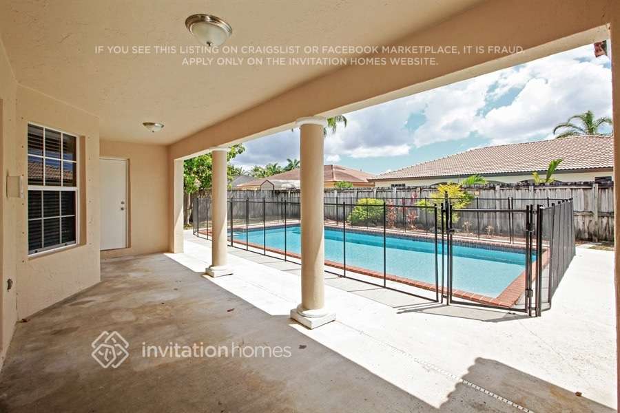 Building Photo - 17111 SW 153rd Pl