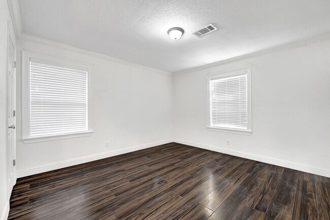 Building Photo - 1301 Avenue I