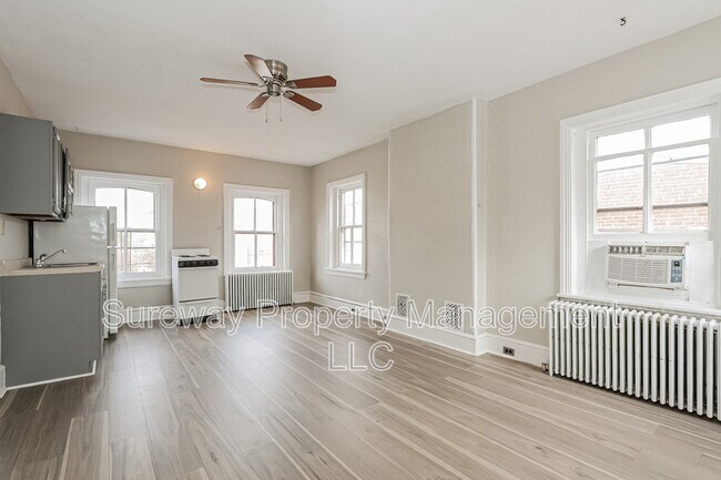 Building Photo - 212 E Broad St