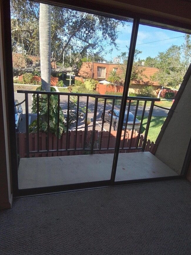 Building Photo - 1458 N Lawnwood Cir