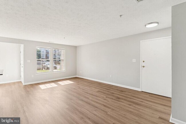 Building Photo - 699 Winding Stream Way