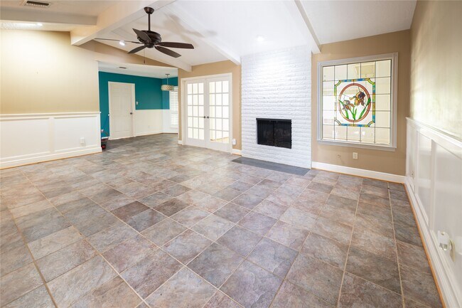 Building Photo - 7546 Maple Tree Dr