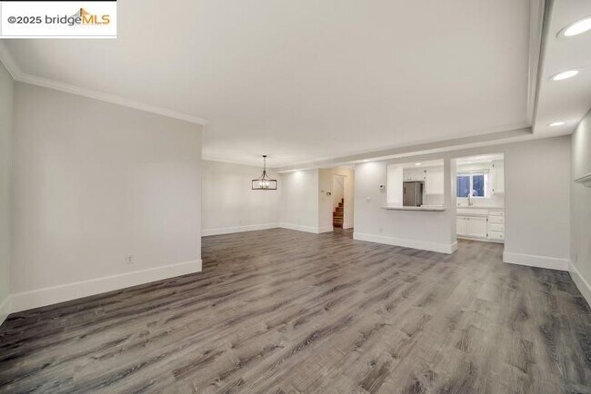 Building Photo - 905 Lido Cir