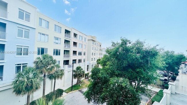 Building Photo - 1209 Main St