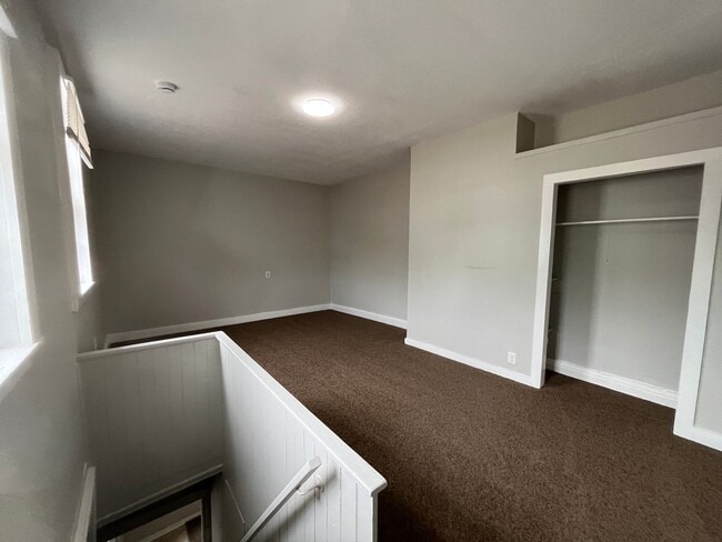 Building Photo - Renovated 3BR house in Portland