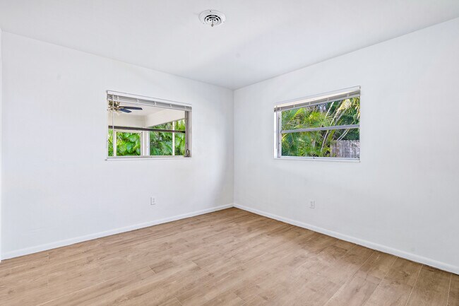 Building Photo - 924 Marlin Dr