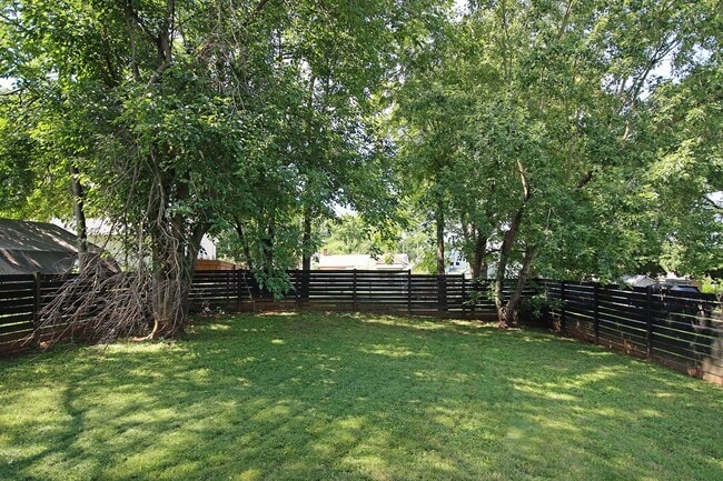 Building Photo - Charming Pet-Friendly Belmont Home