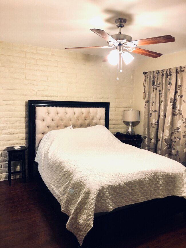 Building Photo - 9320 Earl St