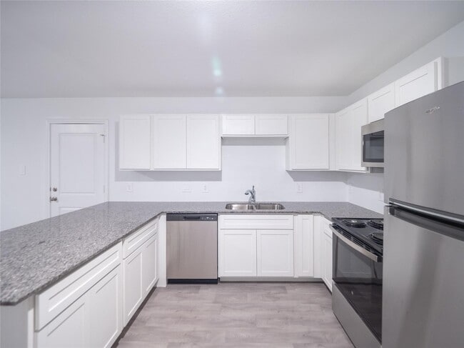 Building Photo - 16331 Jasmine Marie Pl